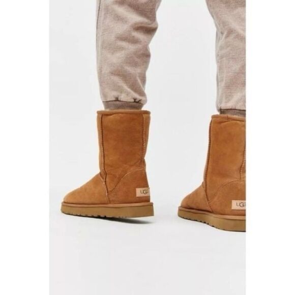 Ugg Classic II boots in chestnut - Picture 11 of 12